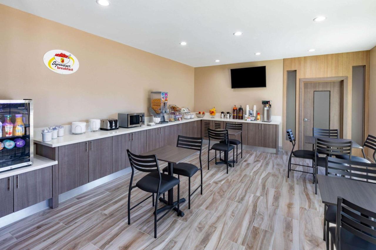 ซูเปอร์ 8 บาย วินด์แฮม ฮูสตัน นอร์ทเวสต์ Hotel Jersey Village ภายนอก รูปภาพ